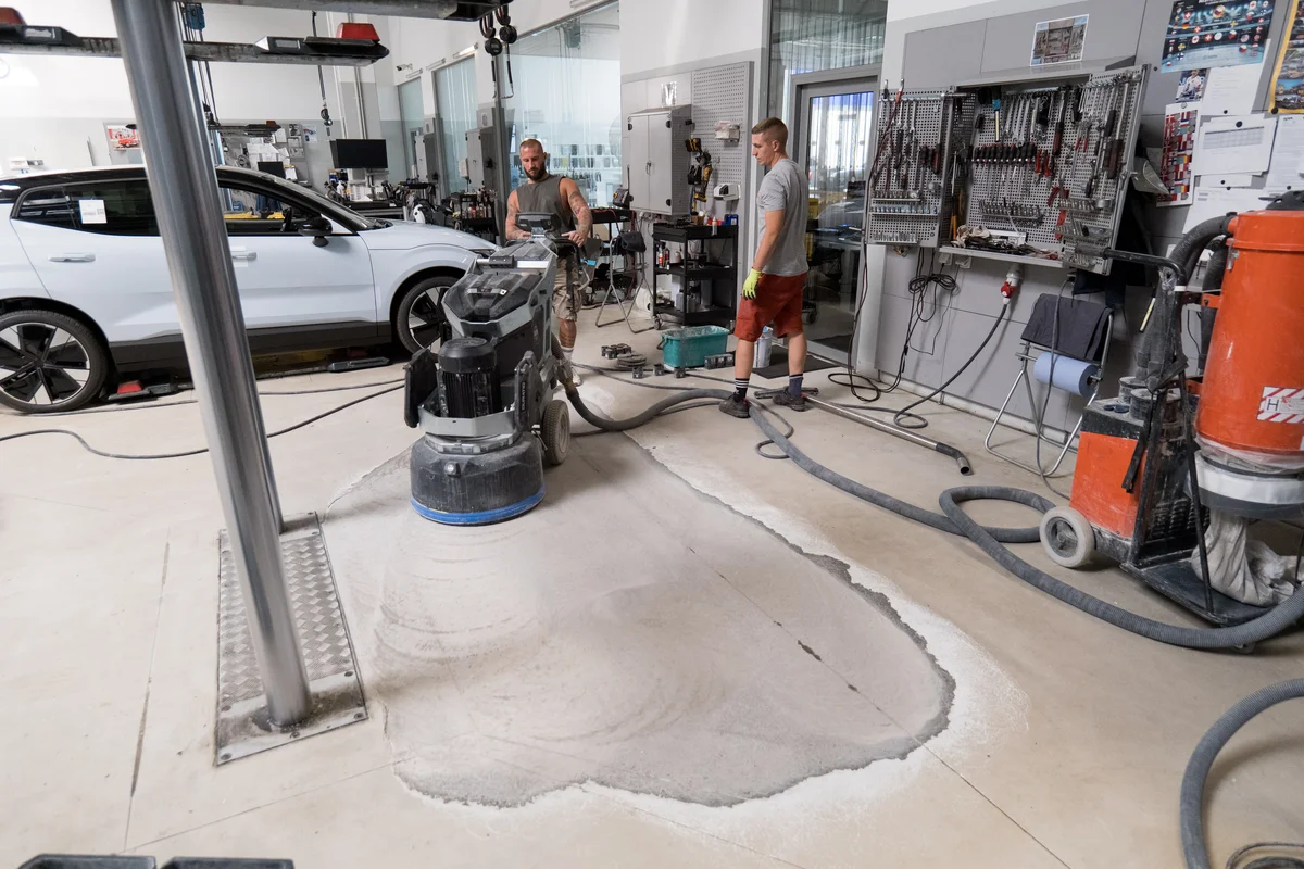 Rychletuhnoucí beton